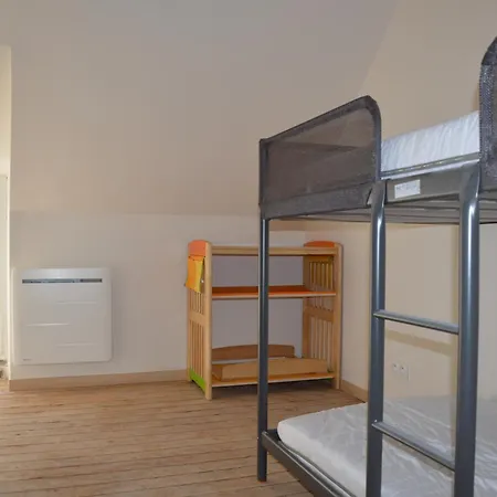 Maison Typique Avec Jardin, 5km De La Holiday home *