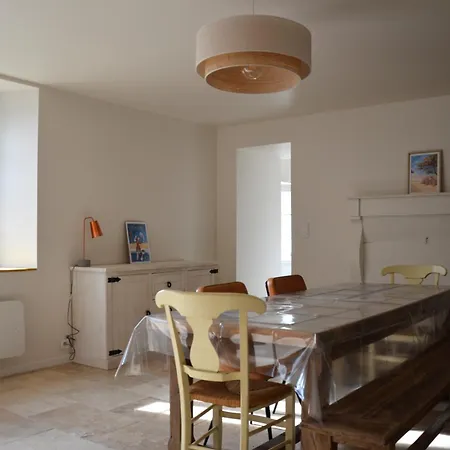 Holiday home Maison Typique Avec Jardin, 5km De La Plevenon
