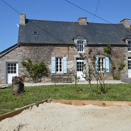 Maison Typique Avec Jardin, 5km De La Holiday home