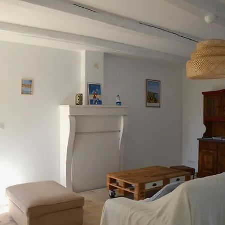 Maison Typique Avec Jardin, 5km De La